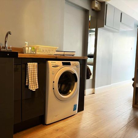 Shirley Apartments, Cozy Studio, Self Check In, 10 Min Drive To City Centre, Walking To Redbridge Train Station 사우샘프턴 외부 사진