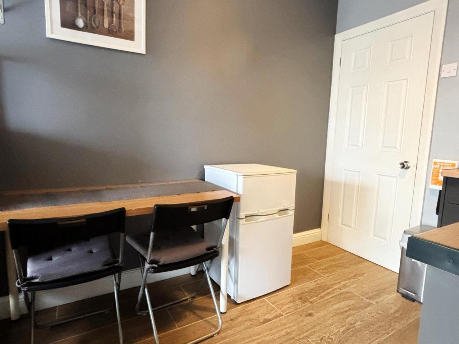 Shirley Apartments, Cozy Studio, Self Check In, 10 Min Drive To City Centre, Walking To Redbridge Train Station 사우샘프턴 외부 사진