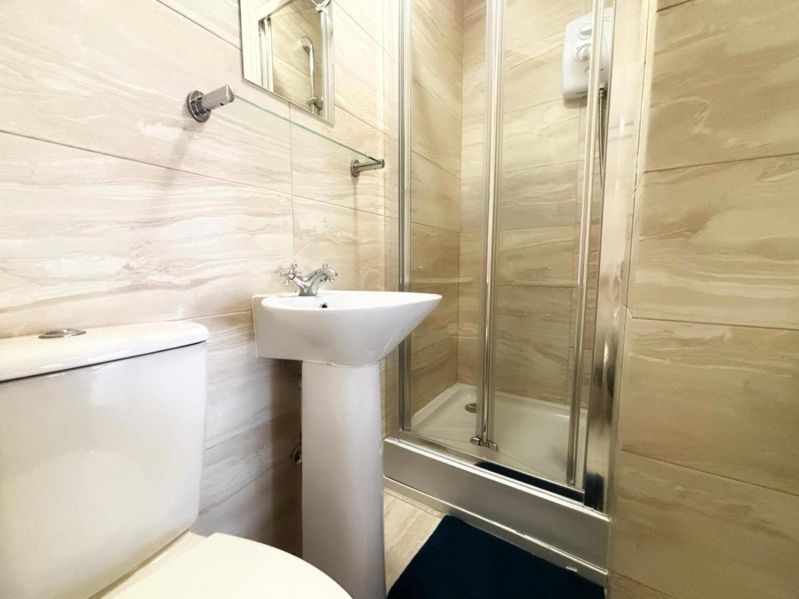 Shirley Apartments, Cozy Studio, Self Check In, 10 Min Drive To City Centre, Walking To Redbridge Train Station 사우샘프턴 외부 사진